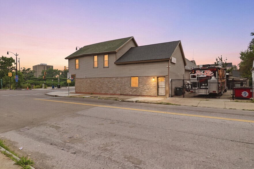 More Photos Of 2081 Niagara St, Buffalo Restaurant For Sale