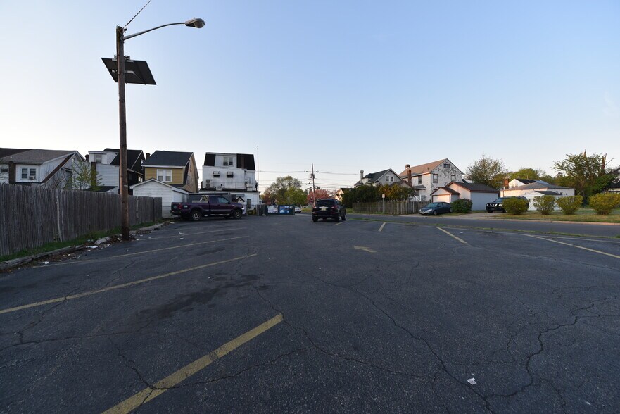 More Photos Of 1600 Hamilton Ave, Hamilton Storefront Retail Residential For Sale