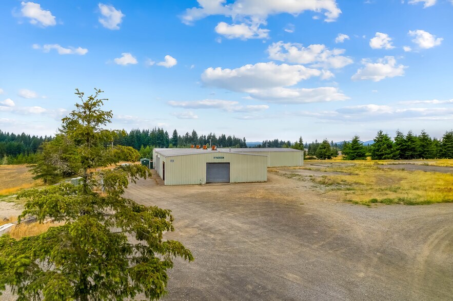 More Photos Of 37 Tower Blvd, Elma Distribution For Lease