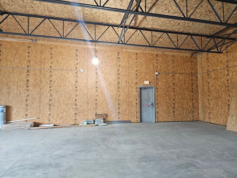 More Photos Of 2320 Union Blvd, Bay Shore General Retail For Lease