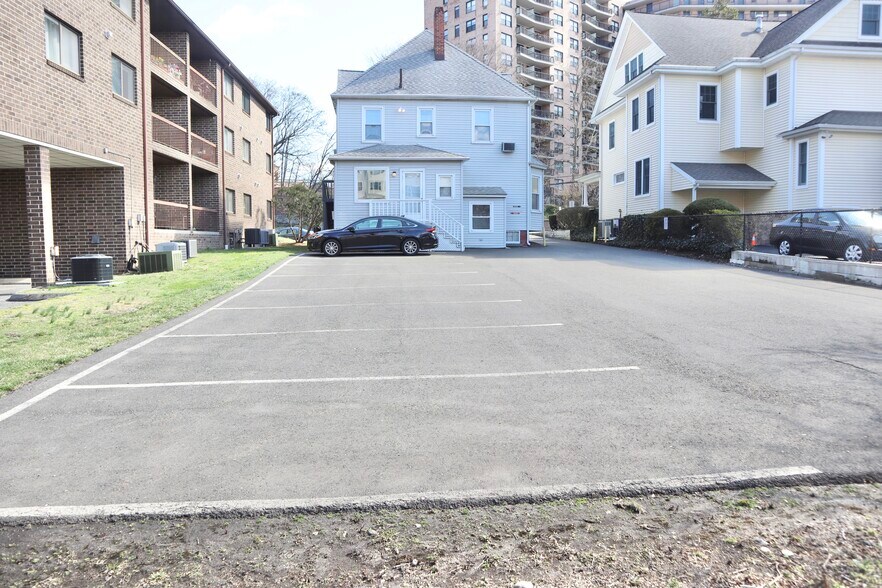 More Photos Of 1480 Bedford St, Stamford Office For Lease