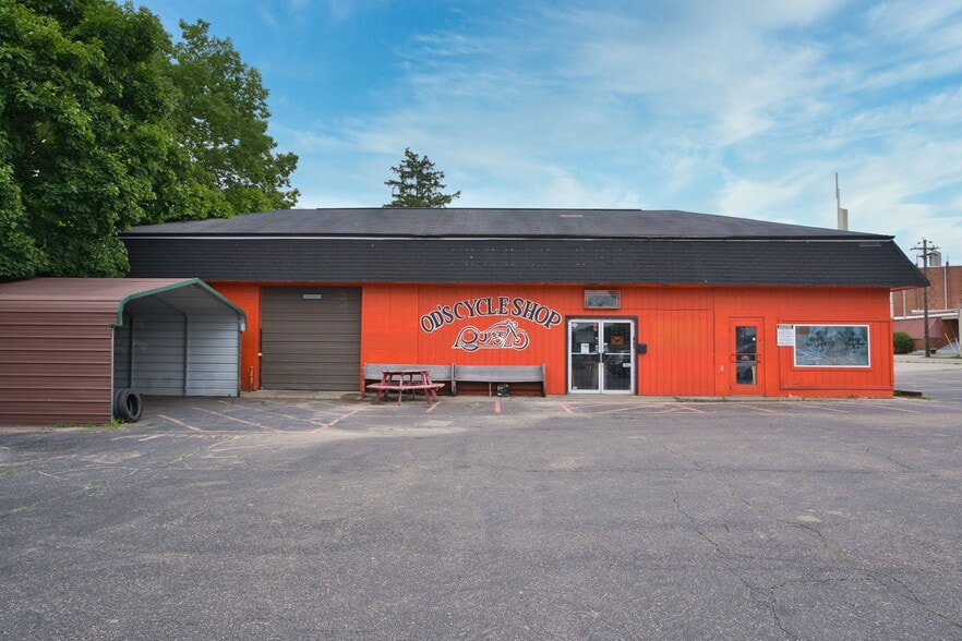 Primary Photo Of 140 S River St, Franklin Storefront For Sale
