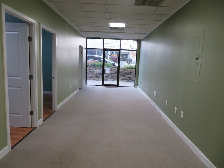 More Photos Of 4801 Wisconsin Ave NW, Washington Office For Sale