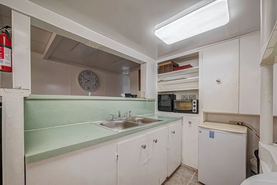 More Photos Of 2329 Cedar Dr, La Marque Freestanding For Sale