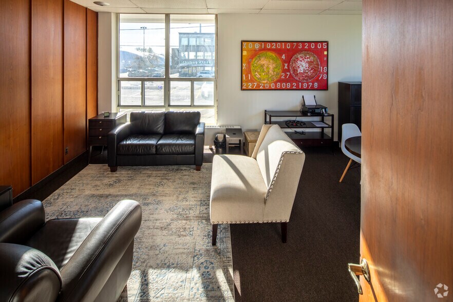 More Photos Of 2171 Avenue Rd, Toronto Office For Lease