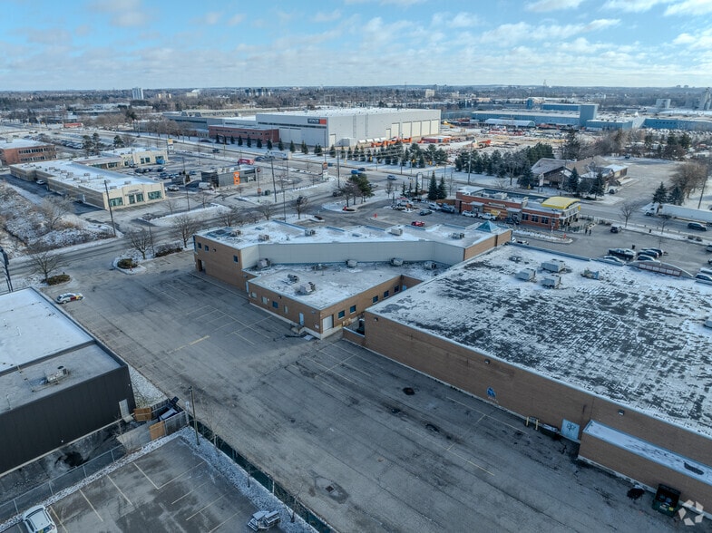 More Photos Of 243-263 Woodlawn Rd W, Guelph Storefront Retail Office For Lease