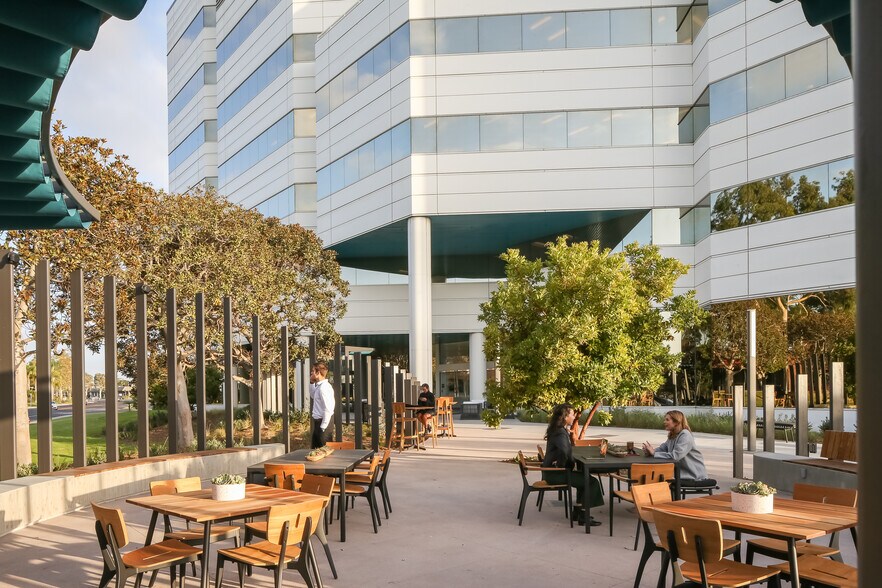 More Photos Of 1500 Quail St, Newport Beach Office For Lease