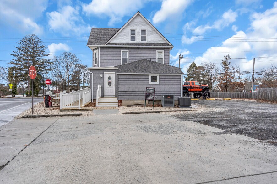 More Photos Of 59 N Main St, Manahawkin Freestanding For Sale
