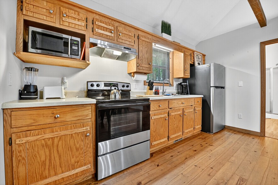 More Photos Of 77 Alpine Way, Blairsville Hotel For Sale