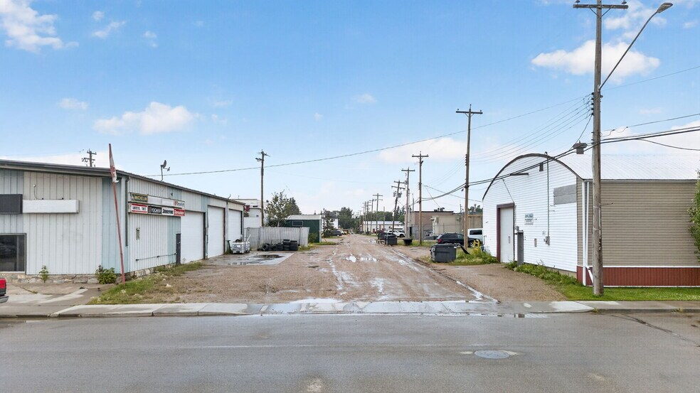 More Photos Of 5018 52 Ave, Tofield Warehouse For Sale