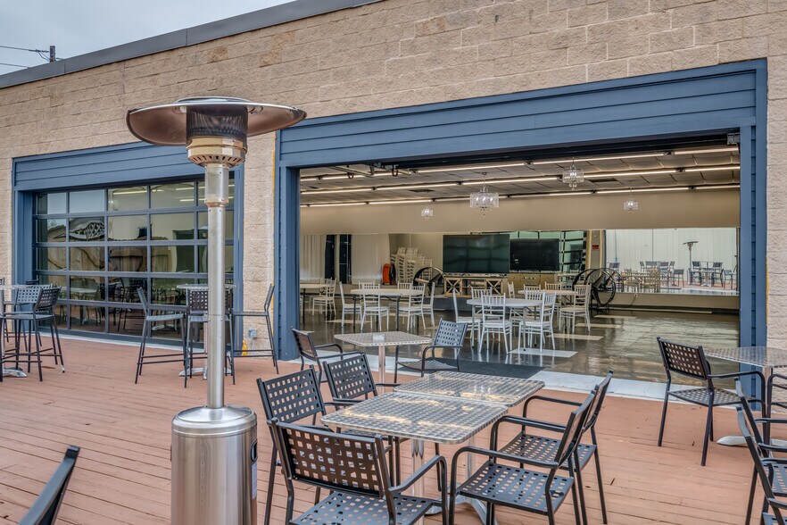 More Photos Of 3571/3585 McGehee Rd, Montgomery Restaurant For Sale