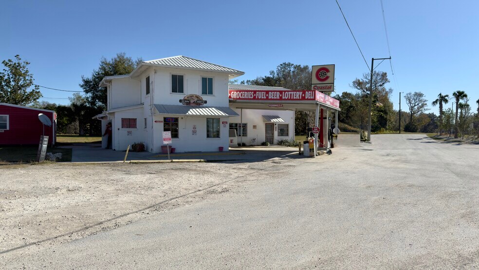 Primary Photo Of 15738 Ponce De Leon Blvd, Brooksville General Retail For Sale