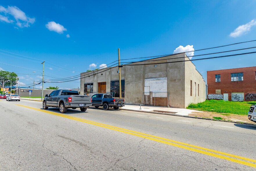 More Photos Of 615 E Main St, Chattanooga General Retail For Lease