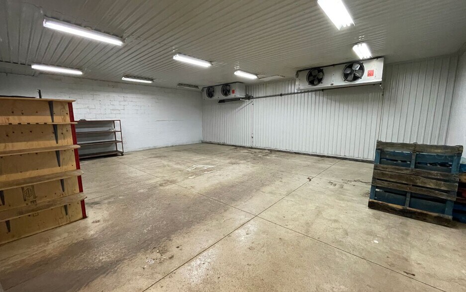 More Photos Of 537 Ontario St, St Catharines Supermarket For Sale