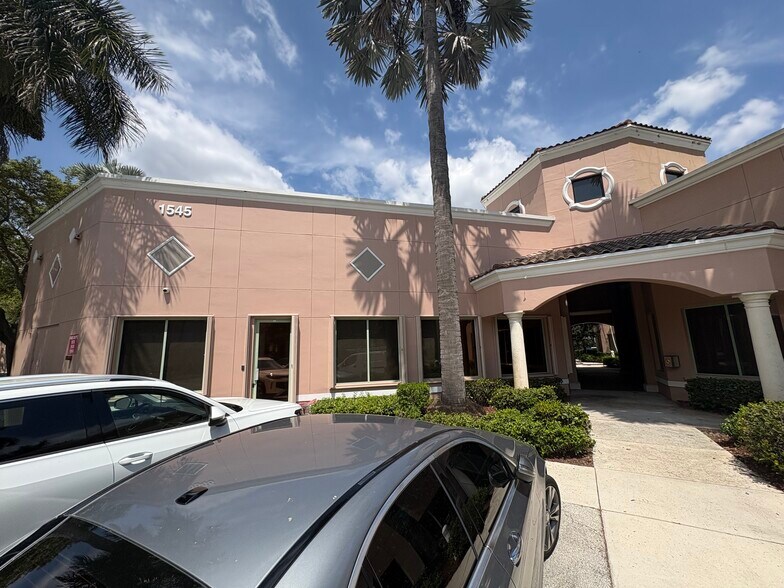 More Photos Of 1545 N Park Dr, Weston Office For Lease