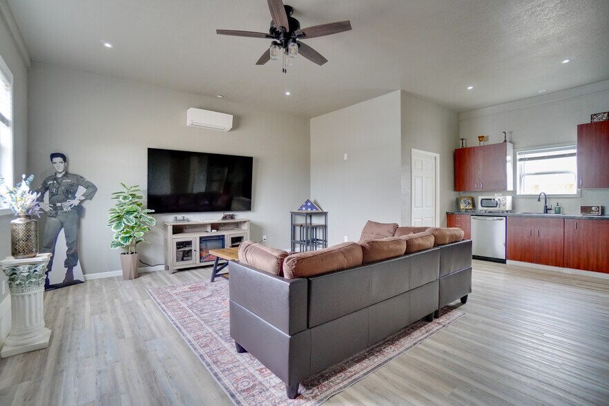 More Photos Of 7421 Terry St, Fort Smith Specialty For Sale