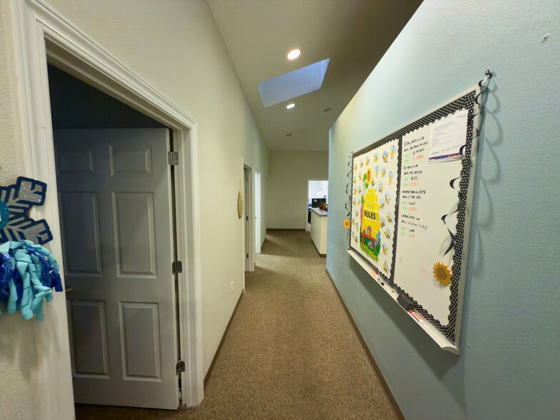 More Photos Of 511 Phyllis St, Pensacola Medical For Lease