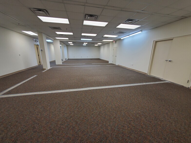 More Photos Of 3619 Richmond Hwy, Stafford Light Distribution For Sale