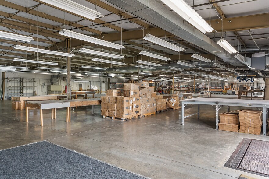More Photos Of 205 Industrial Pike, Whitwell Manufacturing For Sale