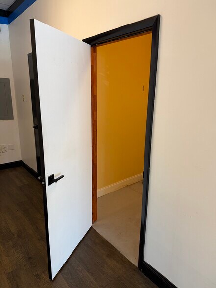 More Photos Of 4570 Lyons Rd, Coconut Creek Unknown For Lease