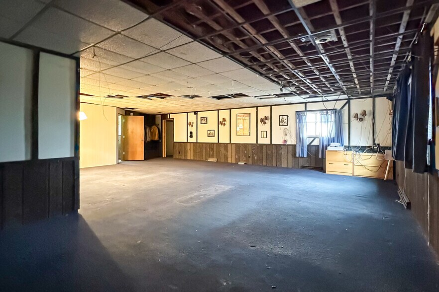 More Photos Of W6315 US Highway 18, Jefferson Restaurant For Sale