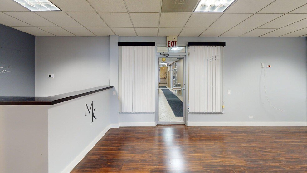 More Photos Of 715 W Lake St, Addison Office For Lease
