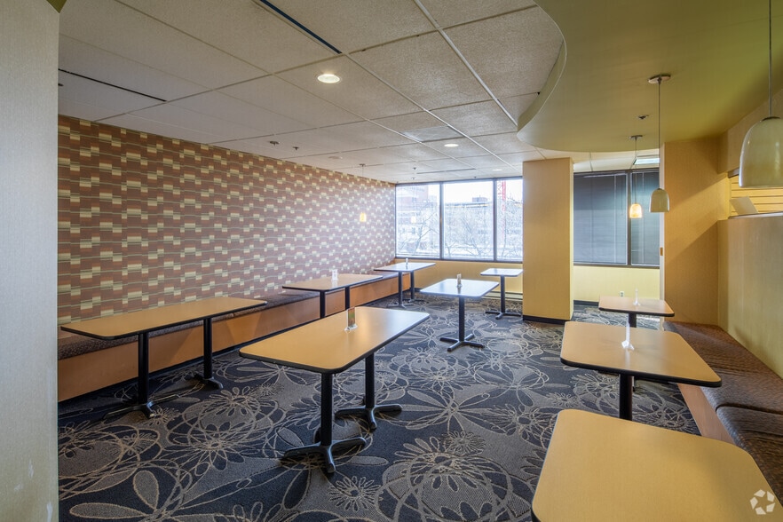 More Photos Of 8000 Maryland Ave, Saint Louis Office For Sale