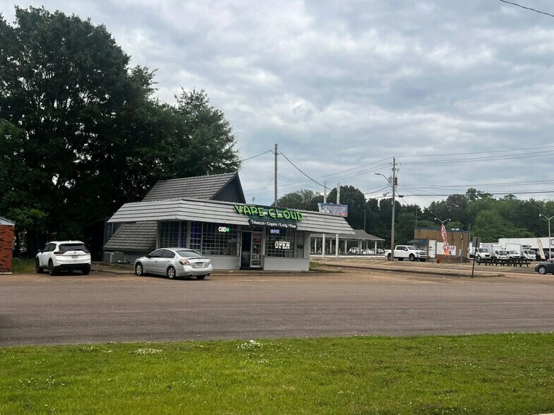 Primary Photo Of , Canton General Retail For Sale