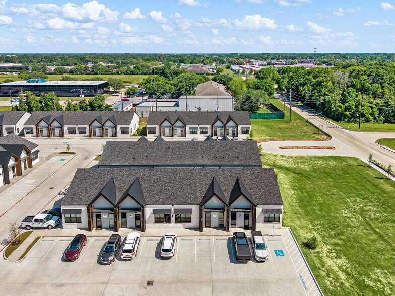 More Photos Of 1325 Main Street, Katy Medical For Sale