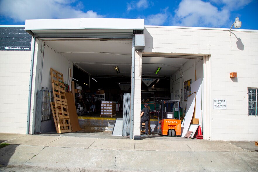 More Photos Of 1110 Sligh Blvd, Orlando Warehouse For Lease