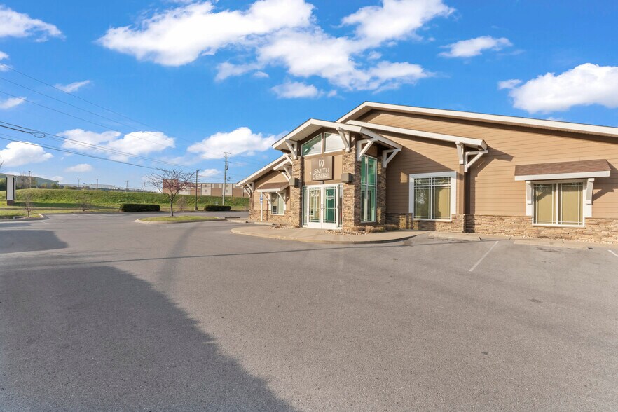 More Photos Of 1335-1347 Rock Springs Rd, Smyrna Office For Sale