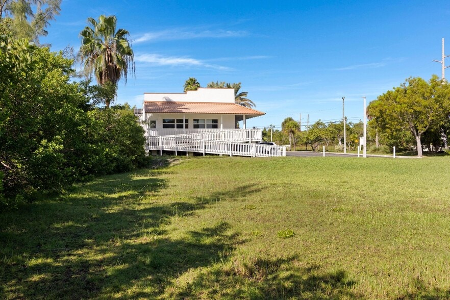 More Photos Of 19950-19980 Overseas Hwy, Sugarloaf Key Office For Sale