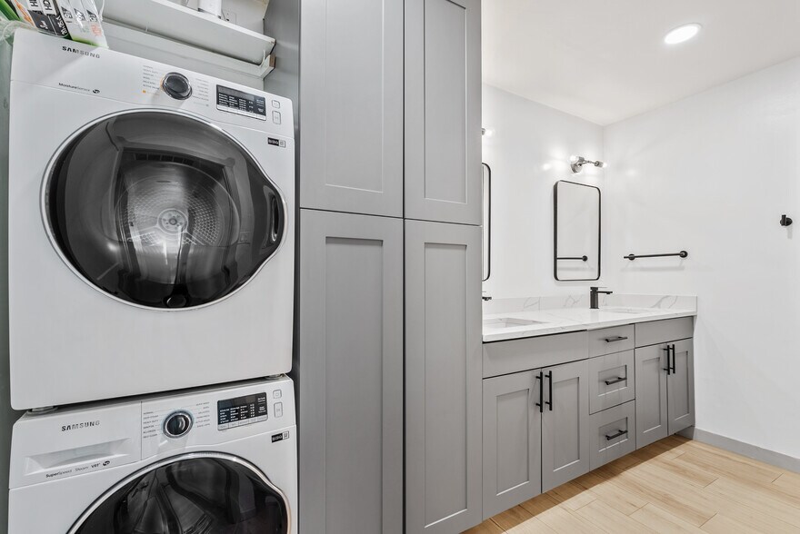 More Photos Of 4034 E Moreland St, Phoenix Multifamily For Sale