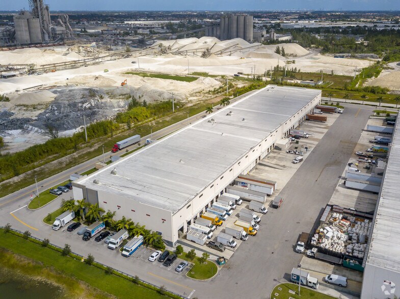 More Photos Of 11200 NW 107th St, Miami Warehouse For Lease