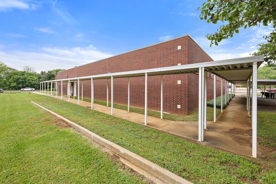More Photos Of 3610 N University Dr, Nacogdoches Healthcare For Sale