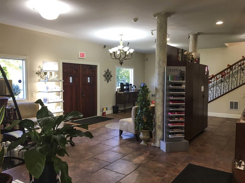 More Photos Of 8035 Greiner Rd, Williamsville Storefront Retail Office For Sale