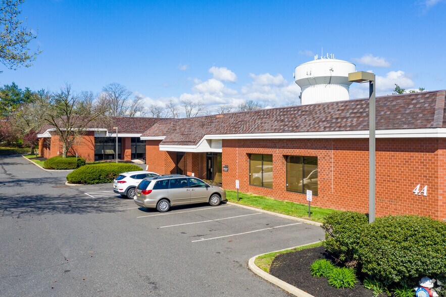 2 Eves Dr, Marlton, NJ 08053 For Lease