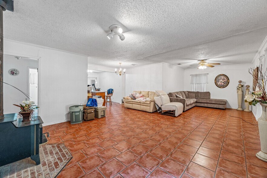 More Photos Of 14330 S Highway 281, Santo Trailer Camper Park For Sale