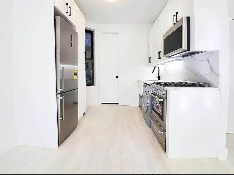 More Photos Of 750 Washington Ave, Brooklyn Apartments For Sale