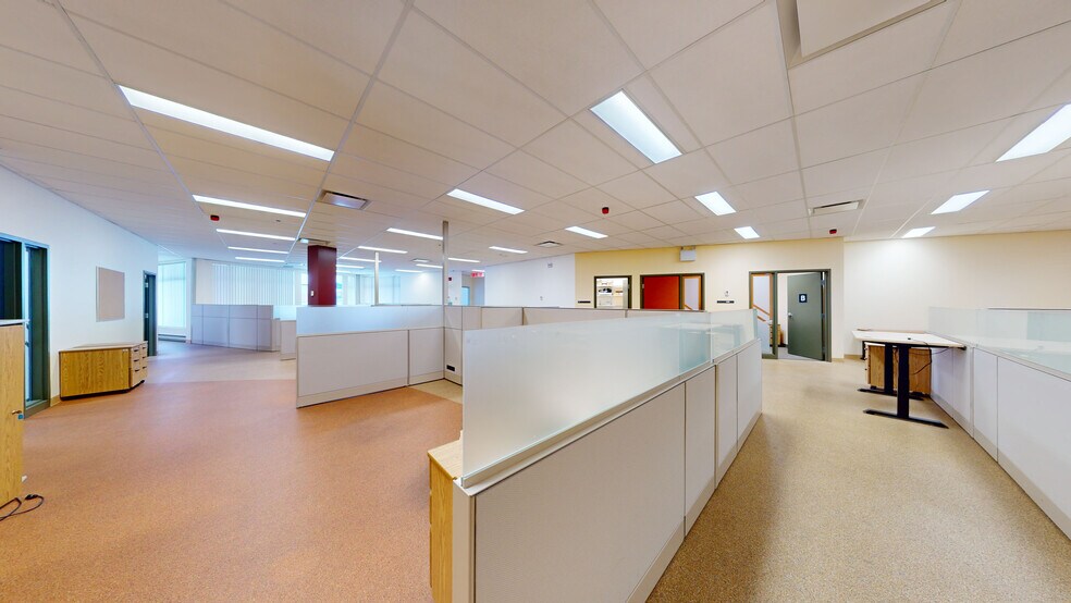 More Photos Of 3750 Boul Du Royaume, Saguenay Office For Lease