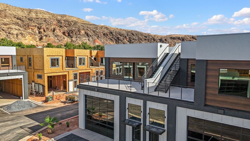 More Photos Of 80 W Center St, La Verkin Light Manufacturing For Sale