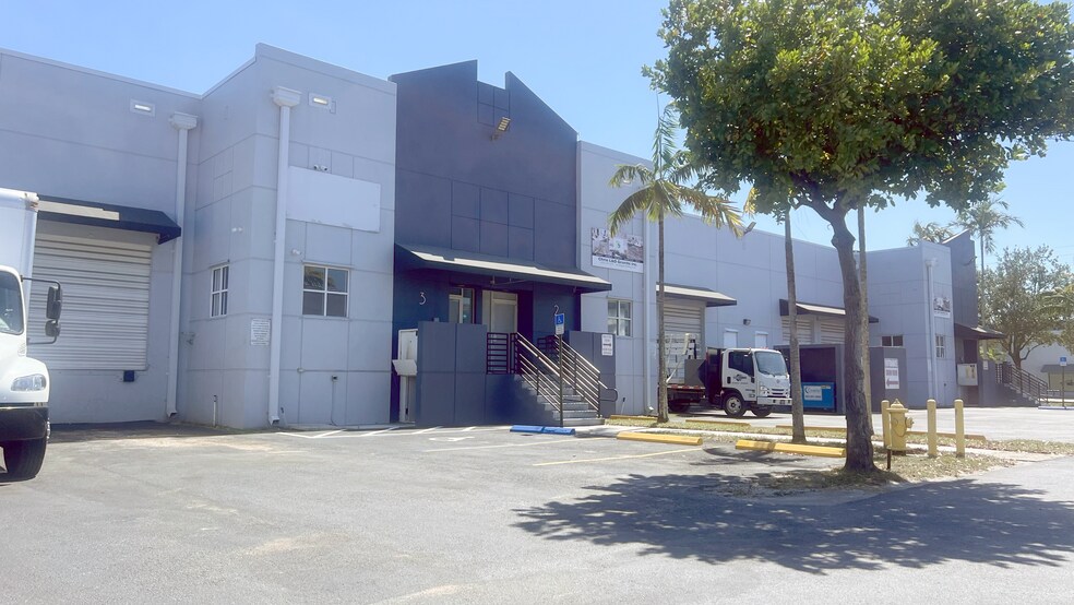 More Photos Of 5055 NW 74th Ave, Miami Warehouse For Lease