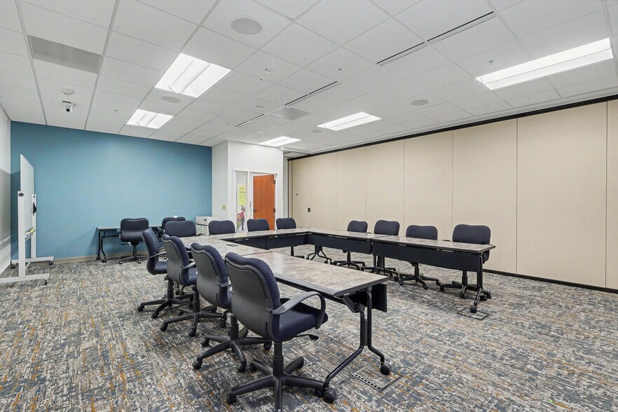 More Photos Of 2000 Heritage Way, Waverly Office For Sale