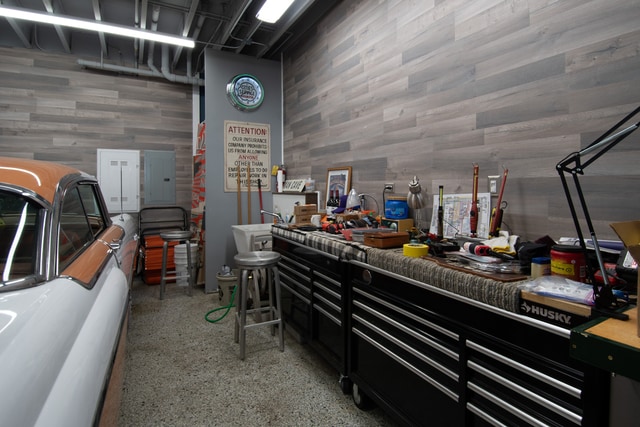 More Photos Of 2220 Ferry Rd, Naperville Showroom For Sale