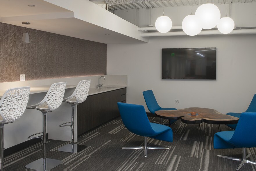 More Photos Of 400 N Tampa St, Tampa Office For Lease