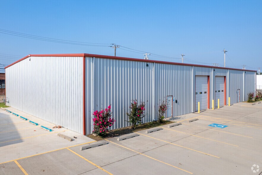 More Photos Of 1642 NW 1st St, Oklahoma City Warehouse For Lease