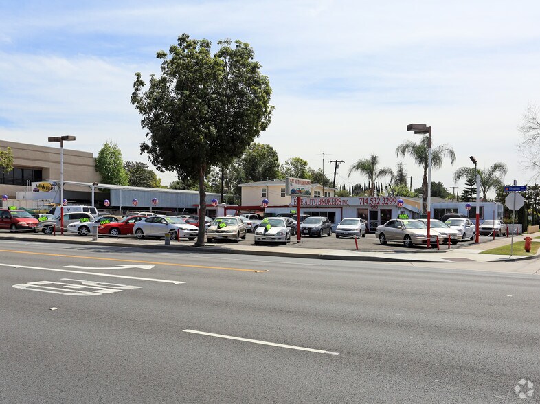 More Photos Of 1040 W Chapman Ave, Orange Auto Dealership For Sale