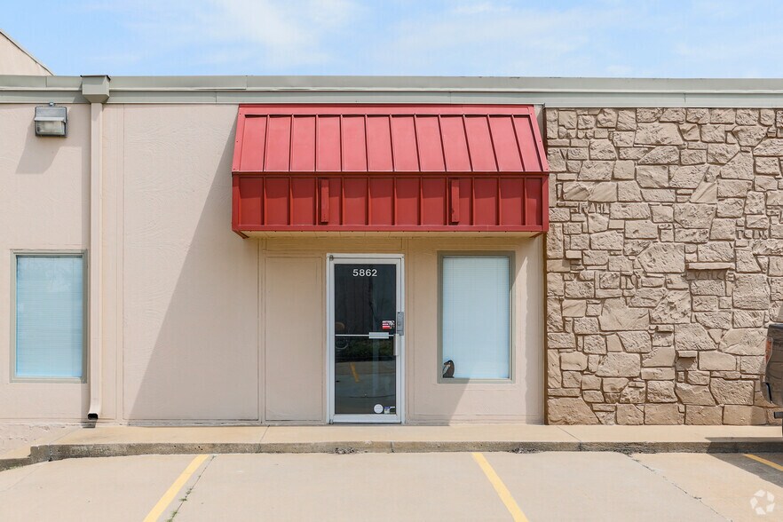 More Photos Of 5802-5888 S 129th Ave, Tulsa Unknown For Lease