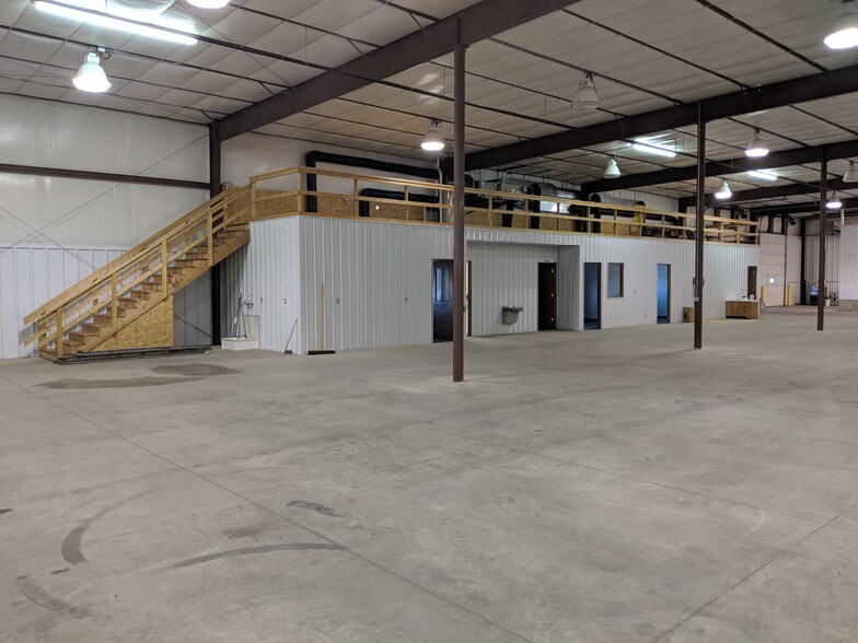 More Photos Of 31435 Veterans Rd, La Crescent Warehouse For Lease