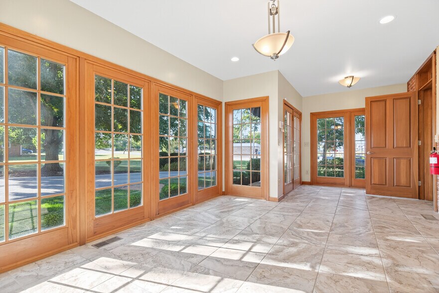 More Photos Of 1441 Saint Marys Ave, Sidney Office For Sale